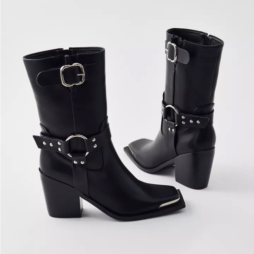 URBAN OUTFITTERS + Azalea Wang Emiel Western Boot